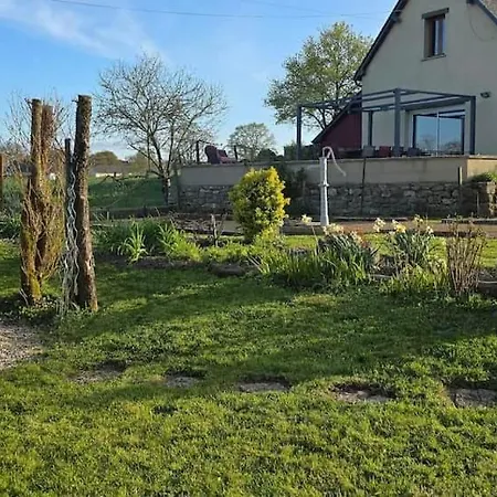 2-6 P. Dans Un Hameau Paisible بيت للعطل *